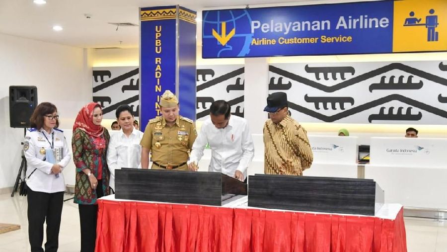 Presiden Joko Widodo (Jokowi) meresmikan Terminal Baru Bandar Udara Internasional Radin Inten II