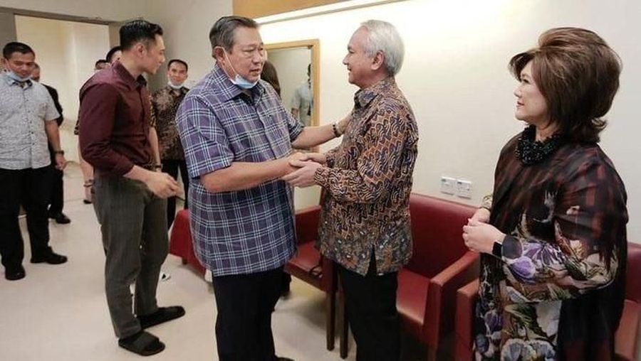Sri Mulyani hadir bersama dua mantan Menteri Keuangan yaitu Chatib Basri Chatib Basri dan Agus Martowardojo
