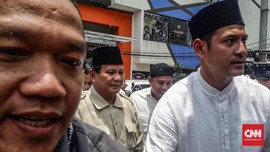 Usai Diskusi dengan Persis, Prabowo Jumatan di Bandung