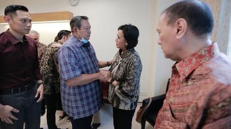 Sri Mulyani hadir bersama dua mantan Menteri Keuangan yaitu Chatib Basri Chatib Basri dan Agus Martowardojo