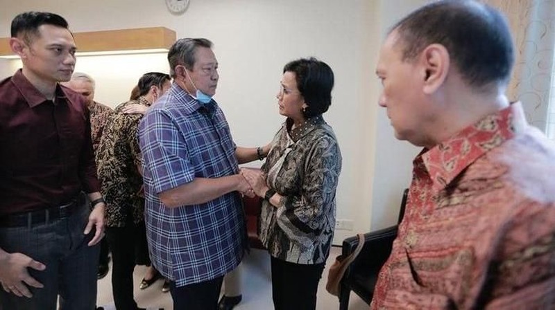 Sri Mulyani hadir bersama dua mantan Menteri Keuangan yaitu Chatib Basri Chatib Basri dan Agus Martowardojo