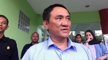 Henry Yosodiningrat Laporkan Andi Arief dan Rocky Gerung