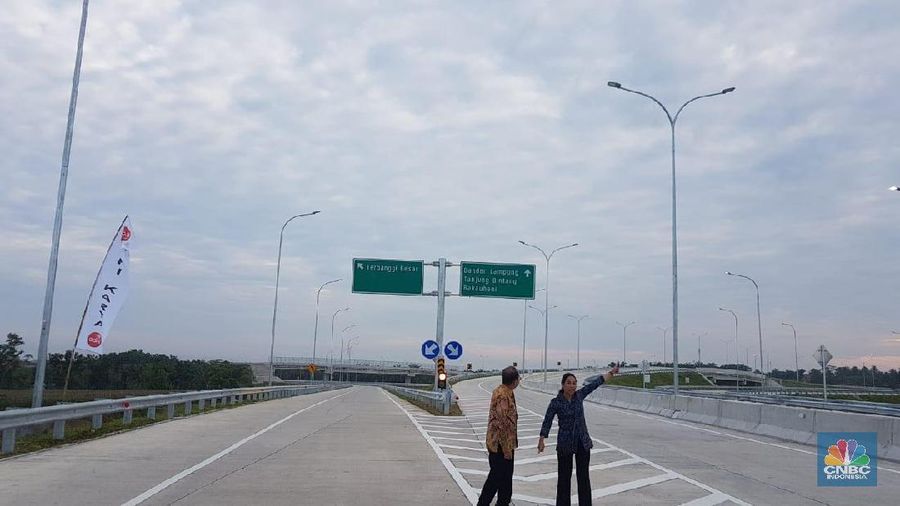 Namun pelan-pelan jumlah dan panjang jalan tol di Indonesia terus bertambah.