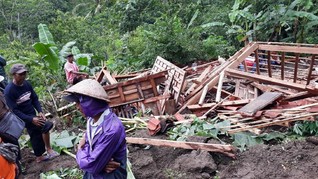 Empat Kecamatan di Gunung Kidul Diterjang Longsor