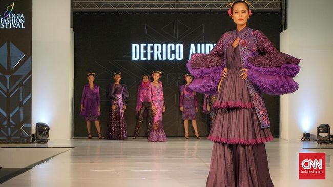 Senja Ungu dalam Koleksi Baru Defrico Audy Senja Ungu dalam Koleksi Baru Defrico Audy
