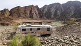 Kini, glamping merupakan salah satu hal yang ditawarkan Dubai bagi para pelancong. (AFP/Karim Sahib)