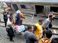 Kemhub Pakai Crane dari Cirebon Evakuasi KRL Jakarta-Bogor
