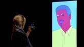 Hasil yang terkumpul dari penjualan itu bakal digunakan untuk lembaga amal yang selama ini didukung oleh sang musisi asal Inggris. (REUTERS/Toby Melville)