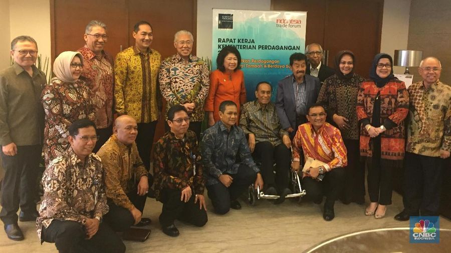Para menteri perdagangan RI dari berbagai era hadir di kantor Kementerian Perdagangan, siang tadi (11/3).