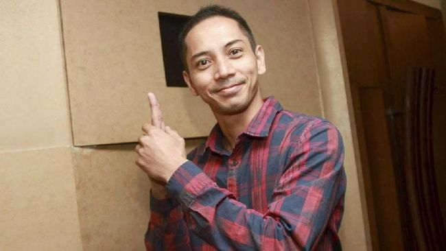 Fauzi Baadila Unggah Video Copot Poster Jokowi-Ma'ruf