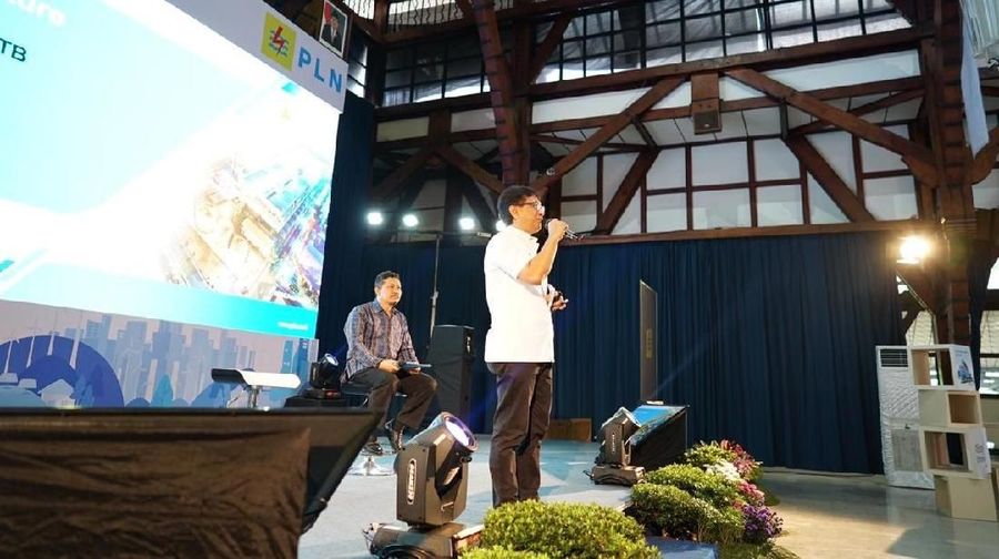 Program ini juga melibatkan pegawai PLN milenial secara langsung, sehingga bisa menyajikan presentasi bergaya yang menarik.