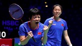 Gelar juara nomor ganda putri dimenangkan oleh ganda China, Chen Qingchen/Jia Yifan yang menaklukkan Mayu Matsumoto/Wakana Nagahara dari Jepang. (Reuters/Andrew Boyers)