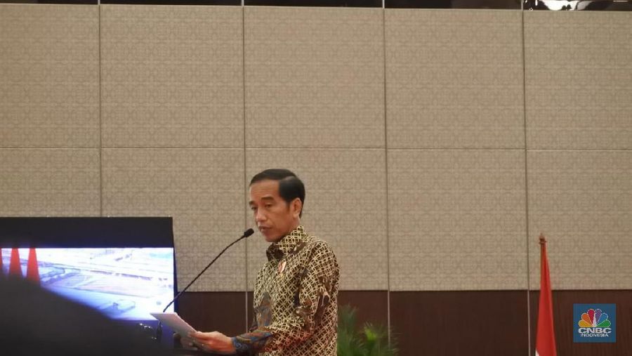 Presiden Jokowi mengungkapkan kekalahan Indonesia dari negara tetangga dalam 'kompetisi merebut investasi'.