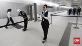 Meski sudah melakukan uji coba, sebagian eskalator masih ada yang belum berfungsi. (CNNIndonesia/Safir Makki).