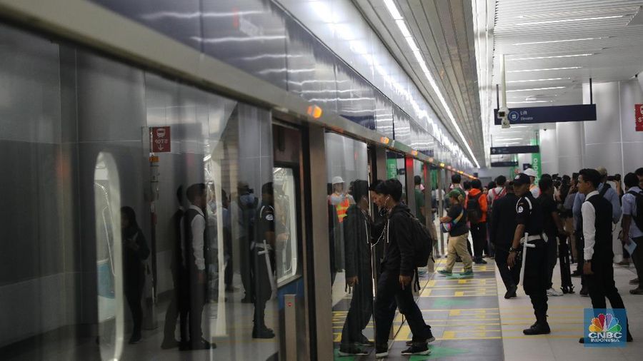Mereka-mereka yang berjasa atas hadirnya MRT di Jakarta. Mulai dari Habibie hingga ke Anies Baswedan.