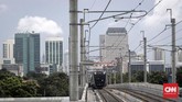 Pada operasi terbatas hari ini, MRT Jakarta akan mengangkut sebanyak 4 ribu penumpang mulai pukul 08.00 sampai 16.00 WIB. (CNNIndonesia/Safir Makki).