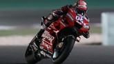 Aprilia, KTM, Honda dan Suzuki melakukan protes usai balapan. Keempatnya menggugat kemenangan Dovizioso karena menganggap Ducati menggunakan alat aerodinamis ilegal yakni berupa winglet belakang dan menempel pada swingarm. (KARIM JAAFAR / AFP)