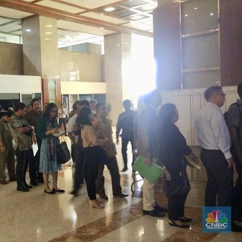 Seruduk DPR, Ratusan Pengusaha Tambang Kerubungi Komisi VII