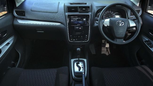 Cara Menghilangkan Aroma Khas Mobil Baru yang Bikin Mual