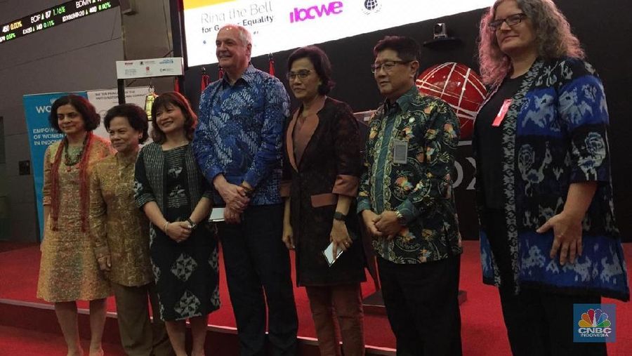 Menteri Keuangan Sri Mulyani Indrawati masih menyiapkan peraturan perundang-ndangan terkait dengan kenaikan gaji Aparatur Sipil Negara (ASN)