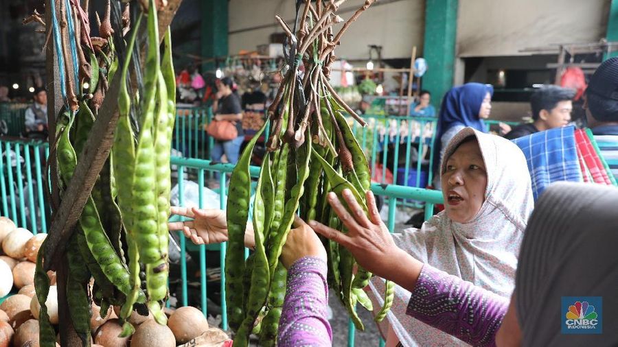 suasana pasar tradisional ikan