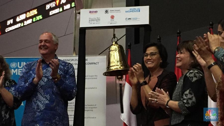 Sri Mulyani menilai di Indonesia banyak yang memandang mengenai perempuan yang dinilai tidak cocok untuk jenis-jenis pekerjaan tertentu.
