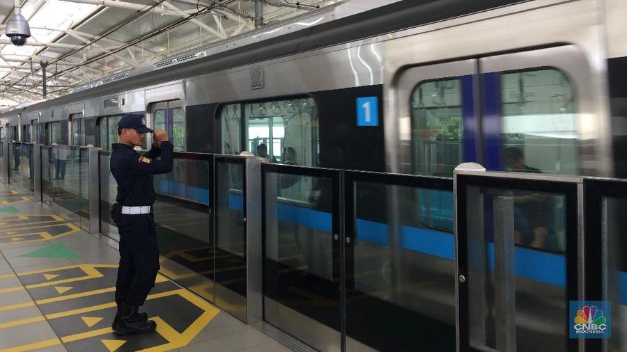 PT MRT Jakarta melaporkan perkembangan persiapan operasi moda raya terpadu (MRT) Jakarta secara komersial 1 April 2019.
