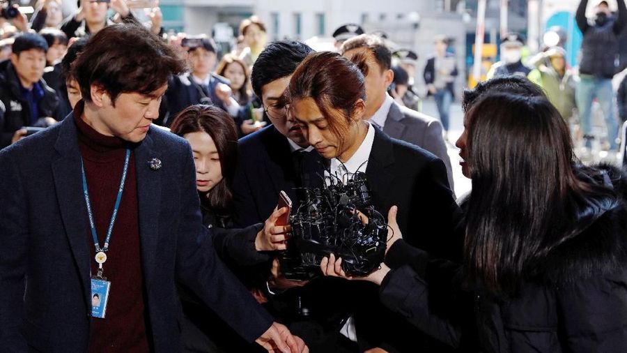 Seungri dan Jung Joon Young diinterogasi hingga belasan jam oleh kepolisian