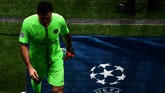 Momen-momen laga Liga Champions terakhir bagi kiper PSG Gianluigi Buffon yang sudah berusia 41 tahun. Hengkang dari Juventus, ia dikontrak PSG musim ini. (Martin BUREAU / AFP)