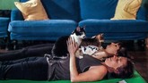 Di kafe ini juga memiliki kelas yoga bersama kucing. Namun nantinya mereka akan punya berbagai program lainnya. (REUTERS/Jeenah Moon)