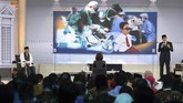 Ma'ruf Amin dan Sandiaga Uno mengikuti debat cawapres 2019 di Hotel Sultan, Jakarta, Minggu (17/3). (ANTARA FOTO/Wahyu Putro A).