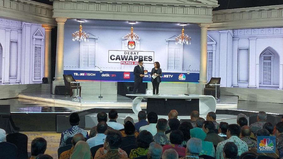 Pasangan Praboowo Subianto dan Sadiaga akan fokus membangun sistem pendidikan yang mengutamakan karakter yang disesuaikan dengan minat dan bakat siswa.