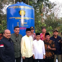 Puluhan Tahun Kesulitan, Kini Air Bersih Mengalir di Sambas