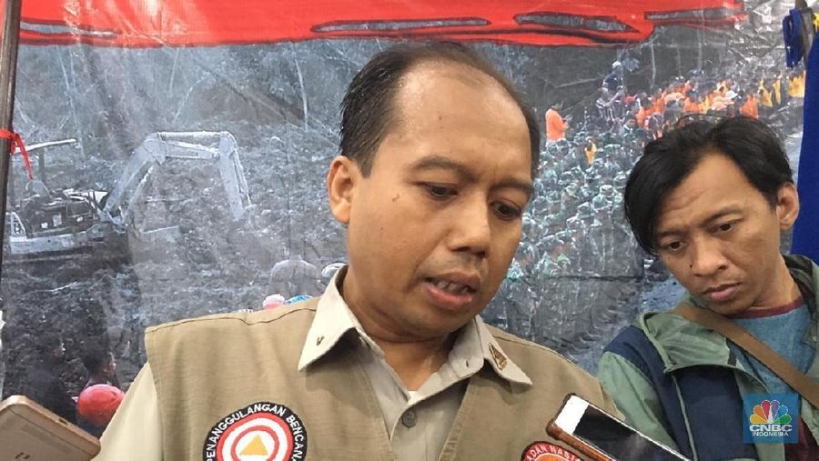 Buat para pewarta, Sutopo adalah sosok yang paling diandalkan dalam penyampaian informasi bencana. Cepat, tepat, gampang dihubungi, dan tak kenal lelah.