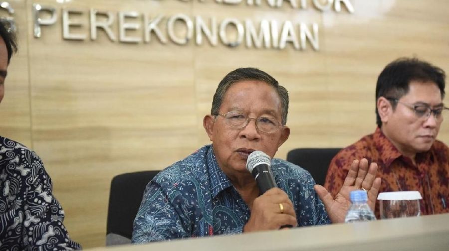 Menteri Koordinator Bidang Perekonomian Darmin Nasution meminta otoritas terkait memperbaharui regulasi bagi perusahaan fintech
