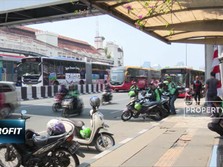 Ingat! Wajib Sediakan Jas Hujan & Sederet Aturan Ojol Terbaru