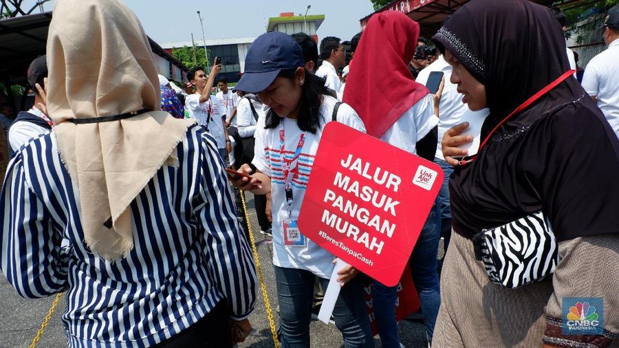 Dalam rangka menyambut HUT Kementerian BUMN ke-21, PT Pertamina menggelar acara solar non-subsidi dengan harga khusus dan dapat bayar via Linkaja.
