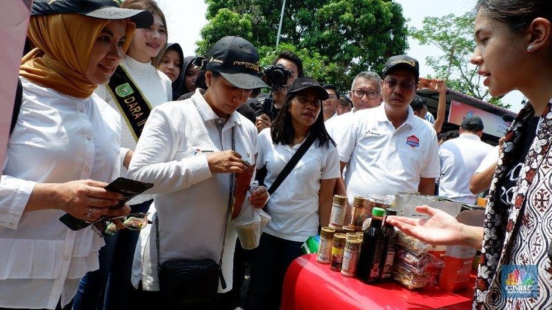 Dalam rangka menyambut HUT Kementerian BUMN ke-21, PT Pertamina menggelar acara solar non-subsidi dengan harga khusus dan dapat bayar via Linkaja.