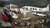 Sedikitnya 6.831 orang mengungsi dan tersebar di 15 titik pengungsian dan sejumlah posko pengungsian. ANTARA FOTO/Zabur Karuru