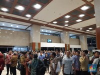 Malam-malam, DPR Digeruduk Ratusan Pengusaha Tambang