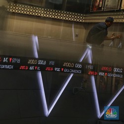 Klien Jouska Teriak Rugi, Saham LUCK Ambles 10% Jadi Rp 274