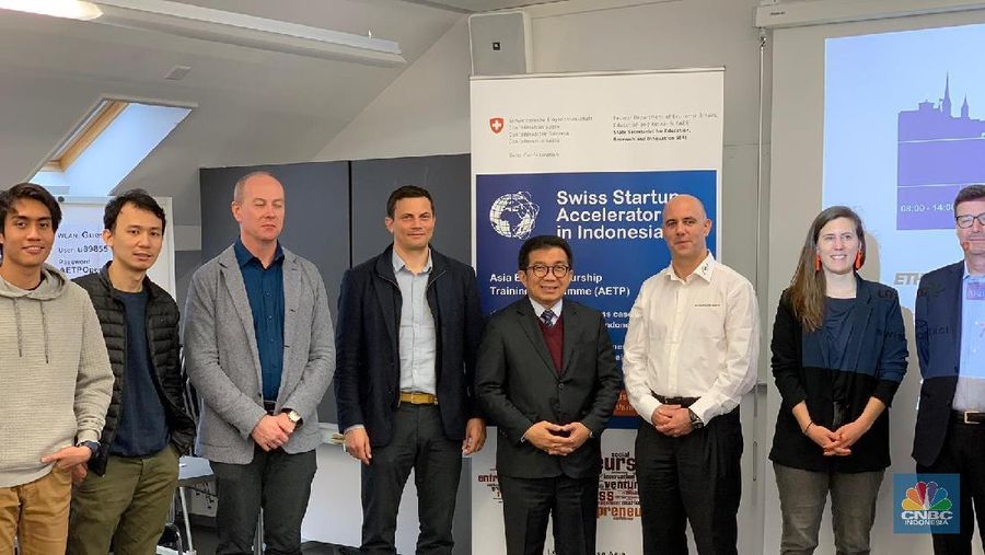 Duta Besar RI untuk Swiss dan Liechenstein Muliaman Hadad menghadiri peresmian program Swiss Indonesia Startup Accelerator Program di Zurich.