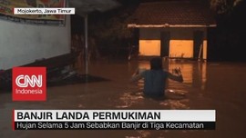 Banjir Landa Pemukiman di Mojokerto