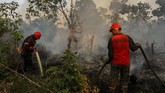 Riau kini sudah berstatus Siaga Darurat Karhutla hingga Oktober 2019. Kebakaran lahan gambut sudah mulai terjadi sejak Januari, dan intensitasnya meningkatkan pada Maret ini. (ANTARA FOTO/Rony Muharrman)