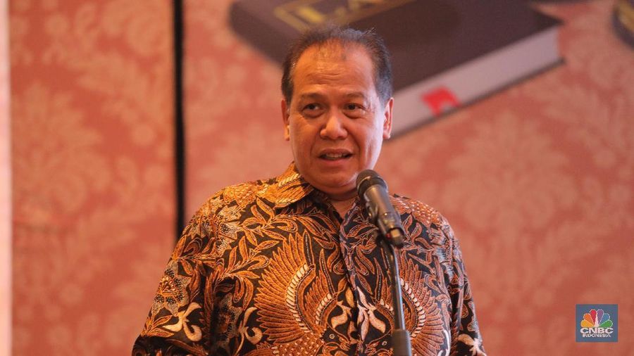 Chairul Tanjung memberikan peringatan agar segera menyesuaikan diri dengan cepat. Sebab, sekarang semua mengarah ke digitaliasi dan terjadi dengan sangat cepat.