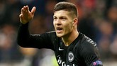 Barcelona dikabarkan Sportskeeda telah mempersiapkan €60 juta untuk memboyong Luka Jovic dari Eintracht Frankfurt. Pemain asal Serbia itu sudah mencetak 22 gol dari 38 penampilan musim ini. (REUTERS/Ralph Orlowski)