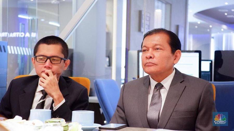 Chief Executive Officer Citibank Indonesia Batara Sianturi Kunjungi CNBC Indonesia. (CNBC Indonesia/Tias Budiarto)