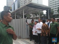 Jam Padat, Jokowi Naik TransJakarta & MRT ke Istora