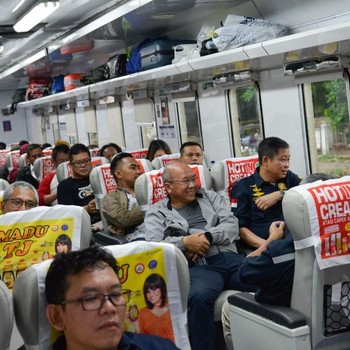 Naik Kereta Api Cirebon-Jakarta, Menteri Jonan Nostalgia