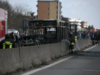 Tragis! Bus Sekolah yang Bawa 51 Anak Dibakar Sopirnya
